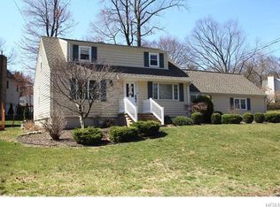 37 Buchanan St, Pearl River, NY 10965