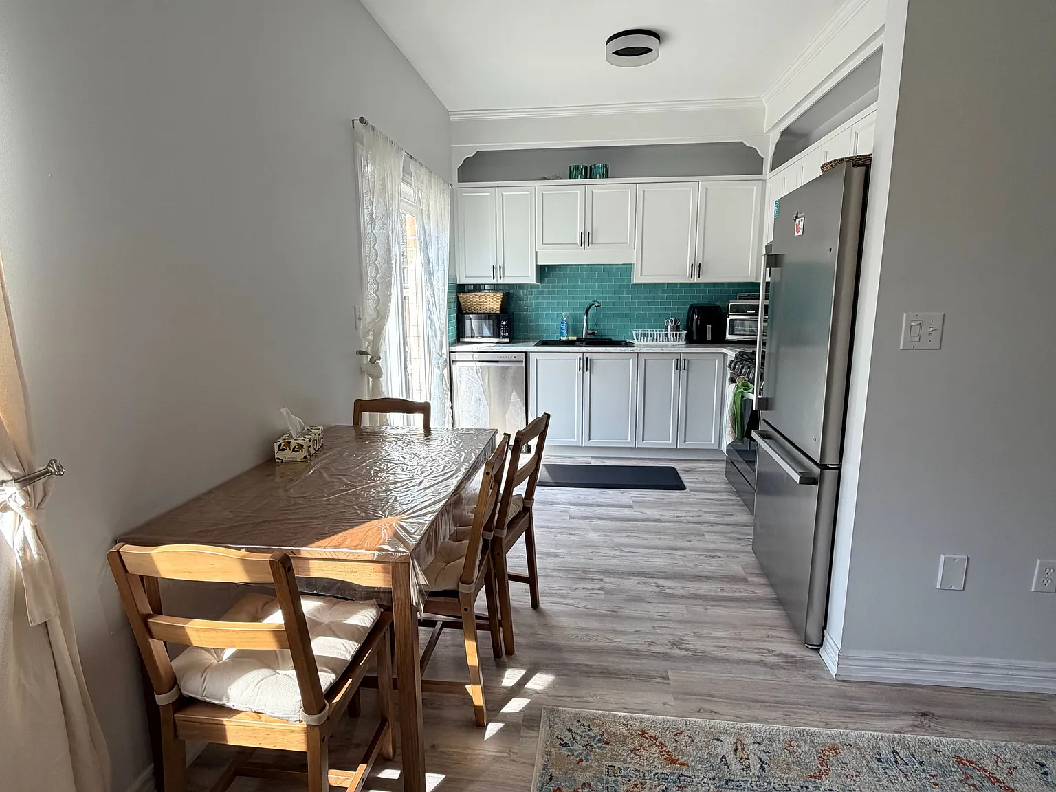3 bed, $2,995 — Photo 2