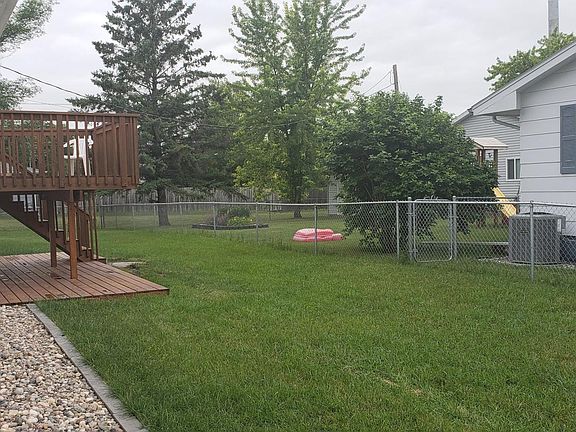 4th image of 402 7th Ave E