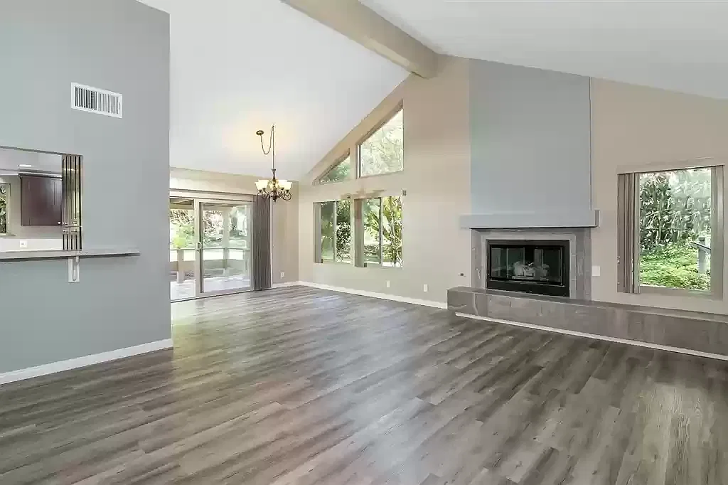 3 bed, 2.5 bath, 1750 sqft, $4,700 — Photo 2