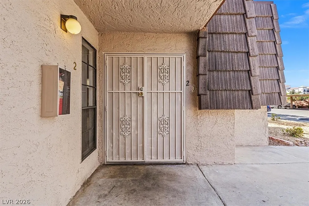 Building Photo - 3921 Cambridge St #2