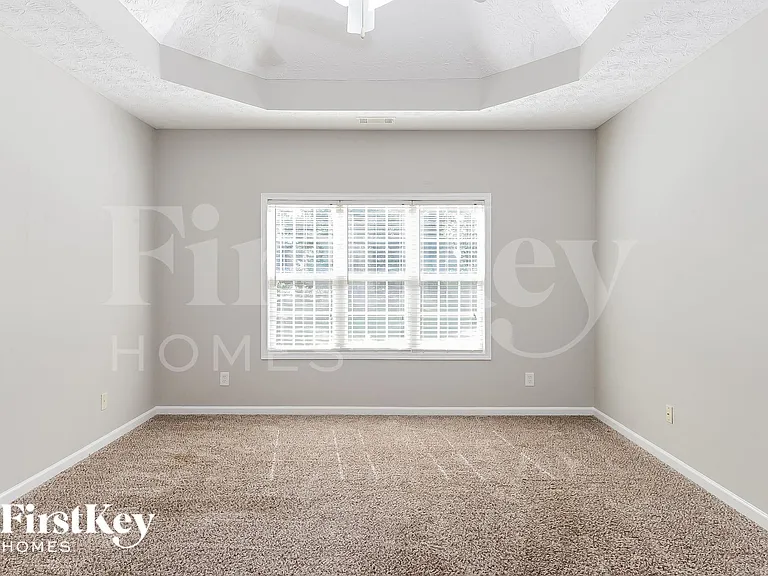 381 Glouchester Dr — Photo 9