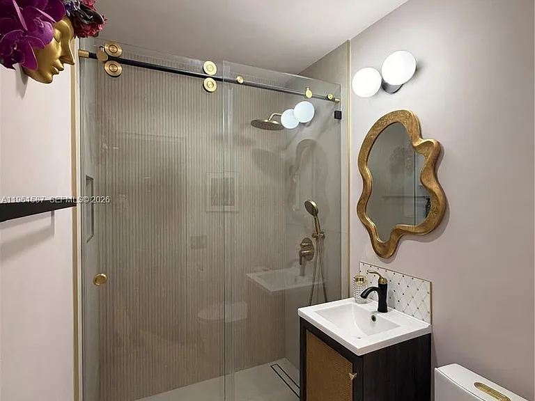 920 SW 50th Ave — Photo 23