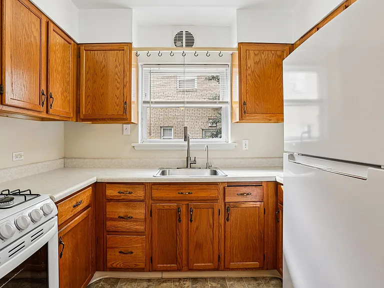 Ridley Station Apartments — Photo 13
