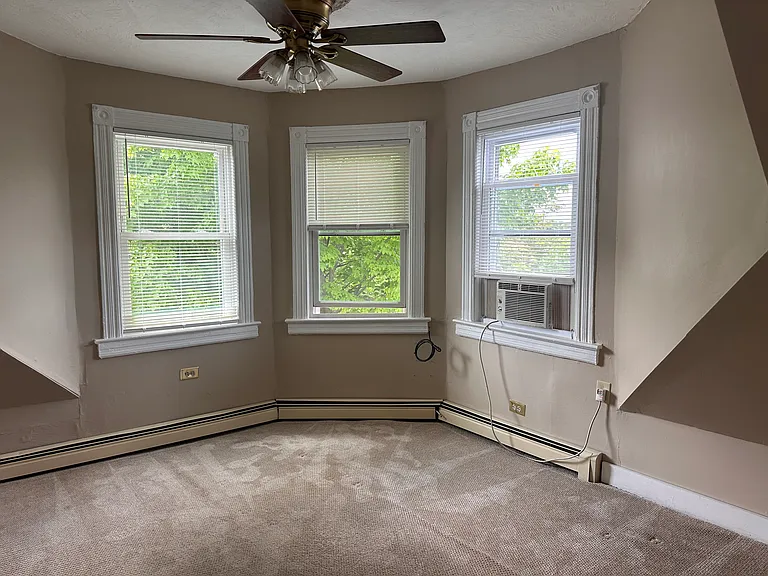 211 Woodside Ave #3 — Photo 3