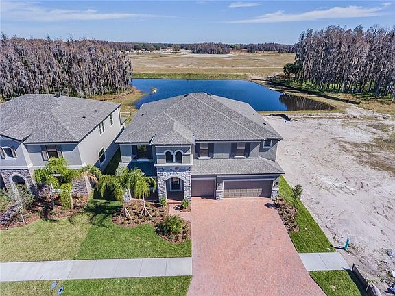 3rd image of 19218 Briarbrook Dr