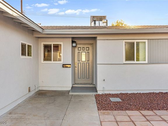 4th image of 340 Zion Dr