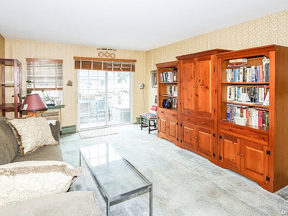 3rd image of 10 Glen Hollow Dr #C45