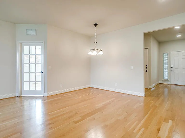1845 Dexter Ln — Photo 6