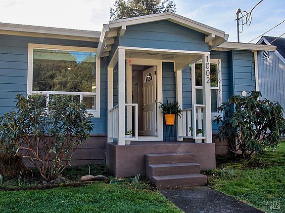 3rd image of 1002 Cedar Street