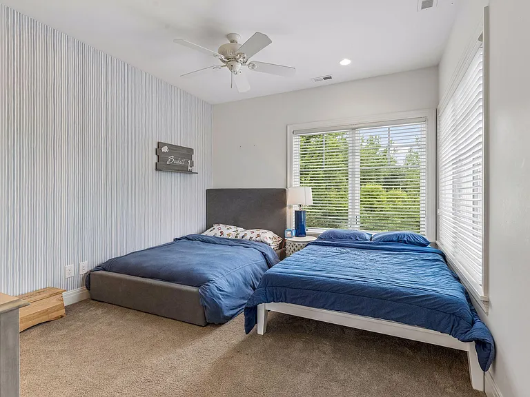 15700 Portico Dr — Photo 43