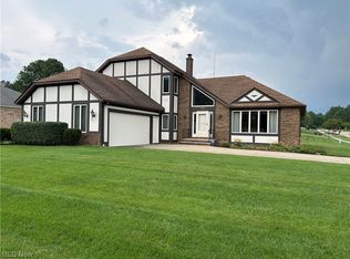7610 Edgewood Ln, Seven Hills, OH 44131