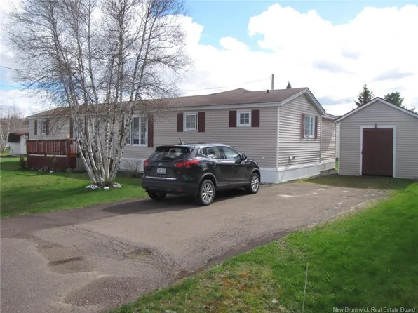 7 Geneva St, Moncton, NB E1H 2W2