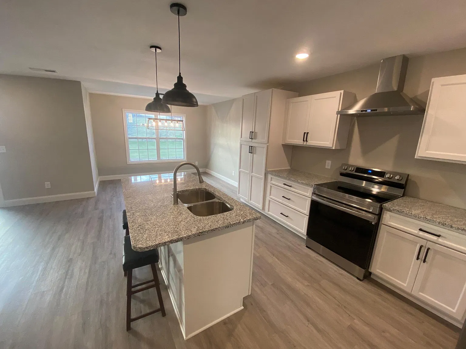 3 bed, 1575 sqft, $2,000 — Photo 4