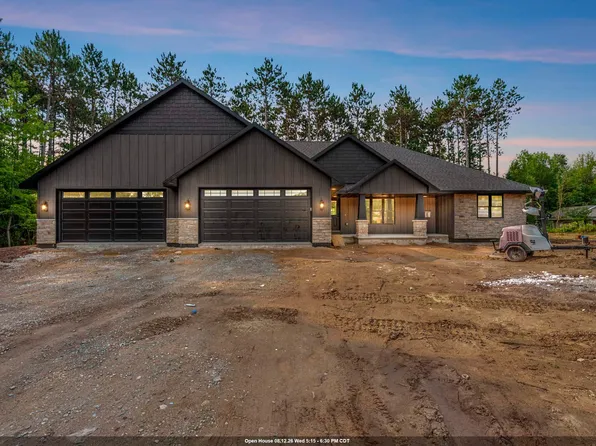 3141 High Country Ct, Suamico, WI 54313