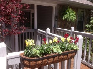 38 River Club Villas Dr, Sapphire, NC 28774