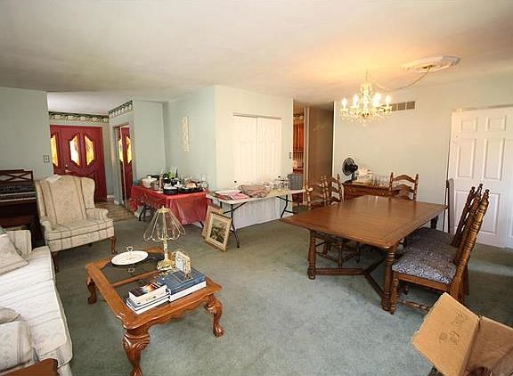 4th image of 4410 Carriage Trace Dr
