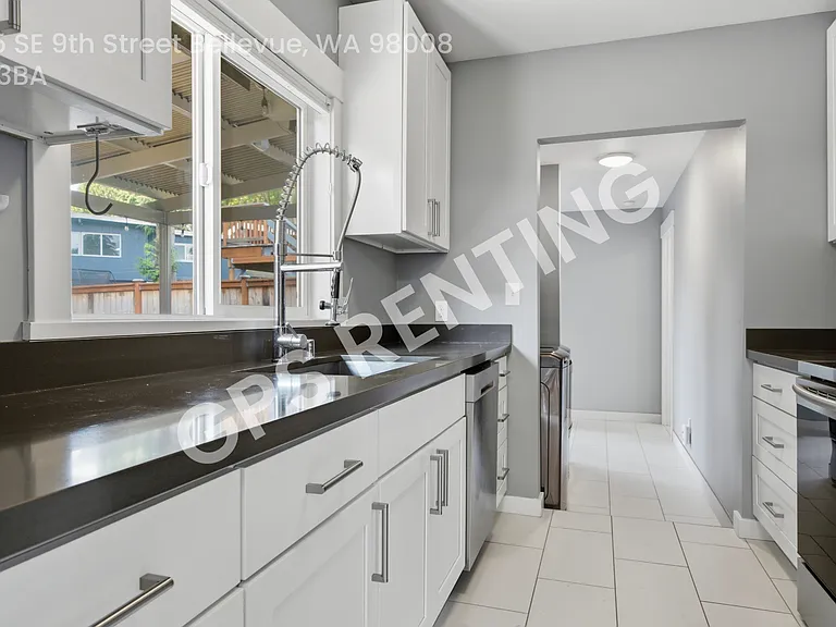 16015 SE 9th St — Photo 15