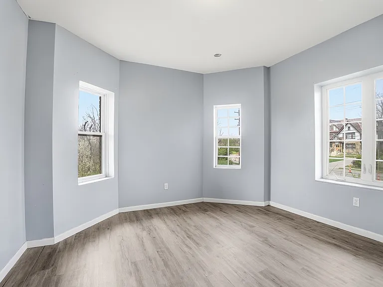 2545 Harrison Ave #2 — Photo 23