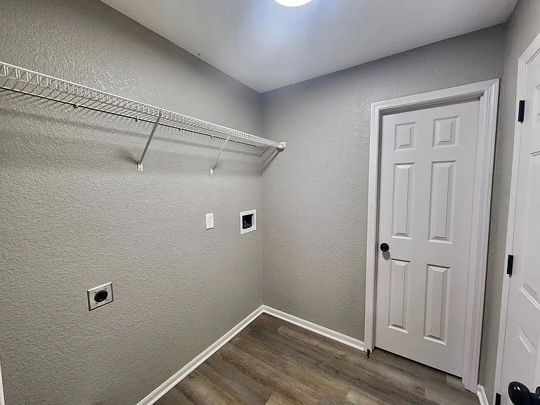 408B SE Chelsey Ln — Photo 8