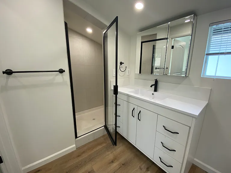 423 Saratoga St — Photo 19