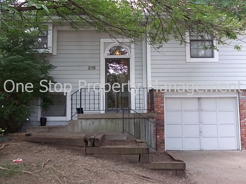 1st image of 215 E 132nd St