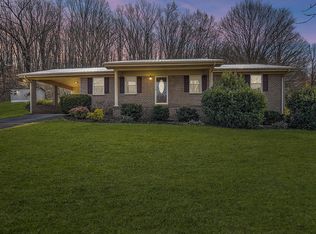 100 Crest Hills Ln, Chuckey, TN 37641