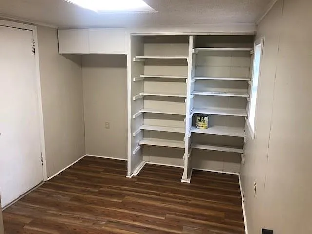 3 bed, 1100 sqft, $1,200 — Photo 4
