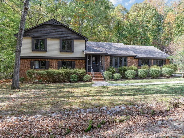 810 Ellynn Dr, Cary, NC 27511