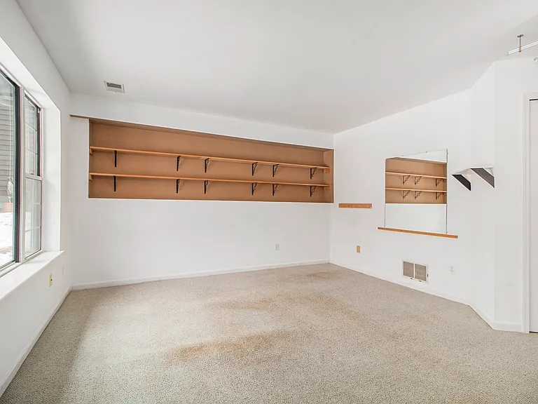 230 Lyn Anne Ct — Photo 15