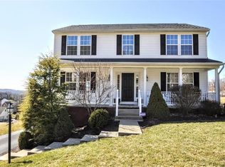 2017 Meadowridge Dr, Washington, PA 15301