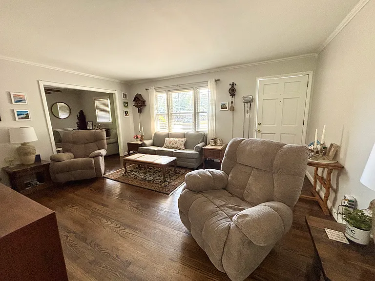 107 Lakemont Ct — Photo 3