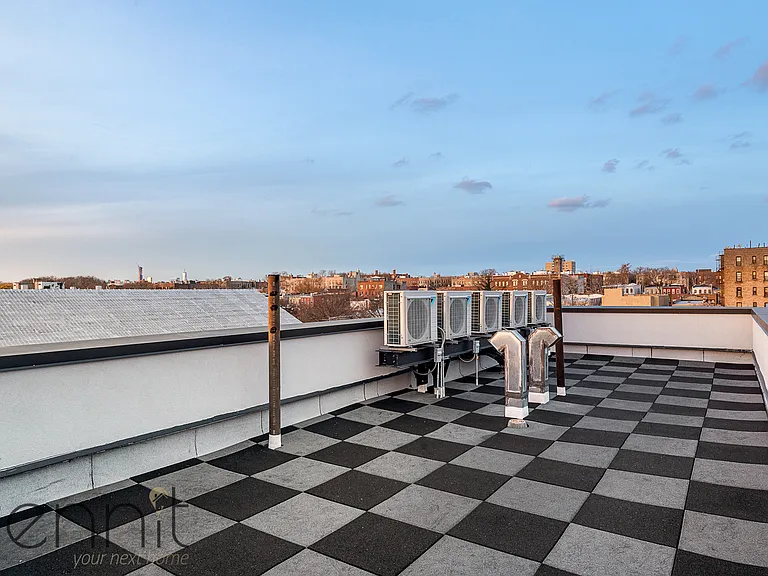 1031 Montgomery St #2F — Photo 18