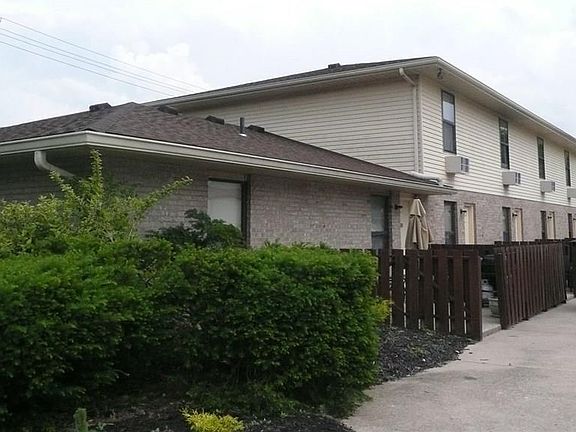 2nd image of 410 N Sunset Dr