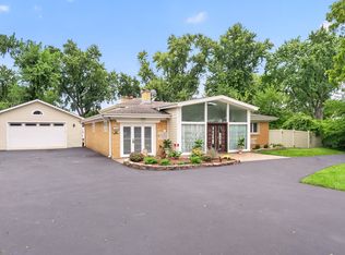 17W041 Deerpath Rd, Bensenville, IL 60106