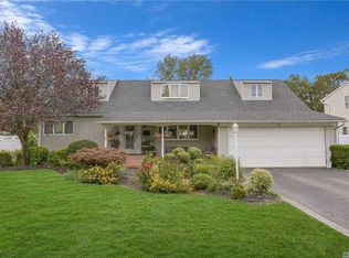 25 Astor Ct, Commack, NY 11725