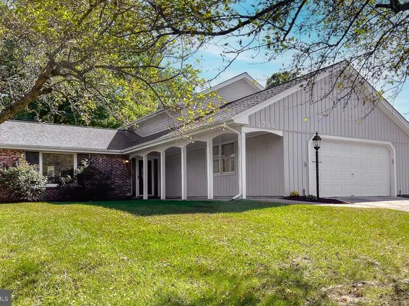 2733 Sprague Dr, Waldorf, MD 20601