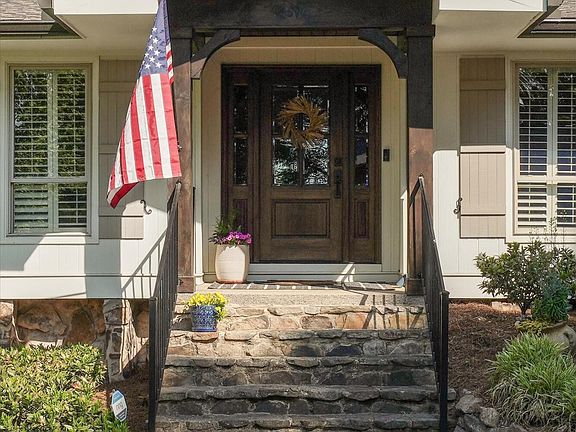 4th image of 12200 Oakmont Cir