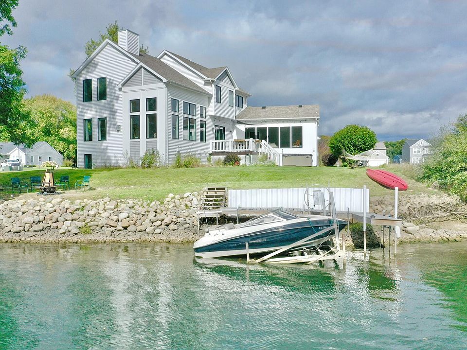 1st image of 586 Swan River Dr
