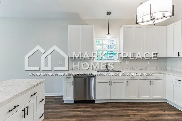 1612 College St SE — Photo 8