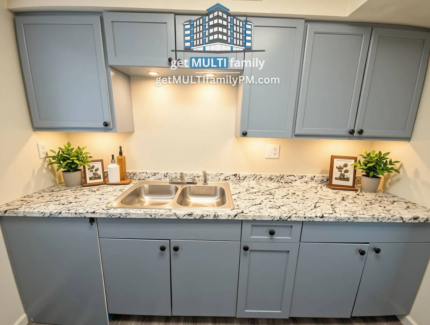 2 bed, 1.0 bath, 705 sqft, $1,100 — Photo 2