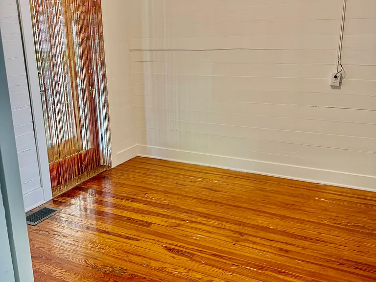 1224 Seminary St #1 — Photo 10