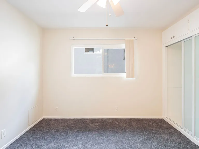 648 N Hayworth Ave — Photo 18