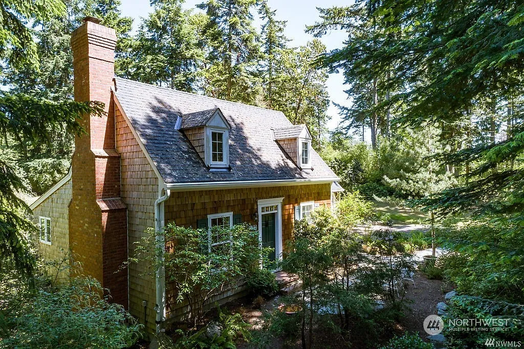 490 Parker Road photo 1