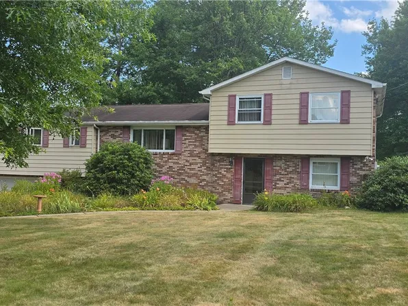 6217 Penn Dr, Butler, PA 16002