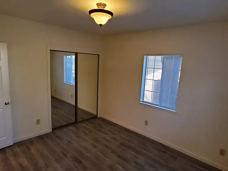 571 El Camino Ave — Photo 13