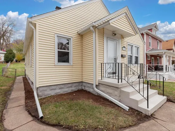 1510 W 9th St, Davenport, IA 52804
