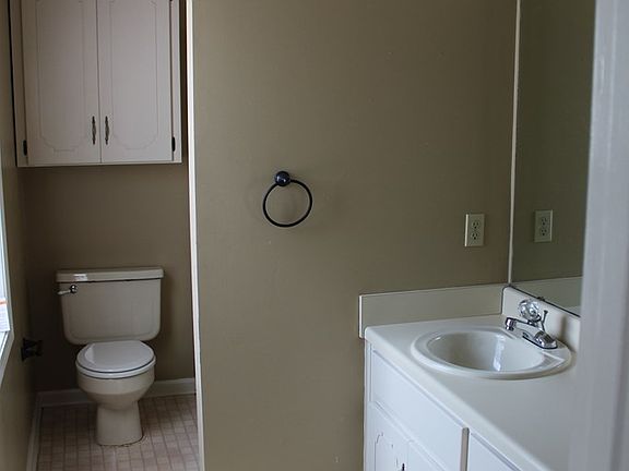 5th image of 2606 Creekwood Dr