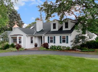 9155 N Meadowlark Ln, Bayside, WI 53217