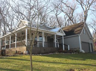 N1872 Wooddale Dr, Lake Geneva, WI 53147